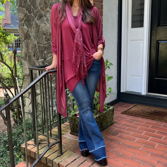 12 Made In Italy Chic Top and Cardigan Set - Picture 6 of 6